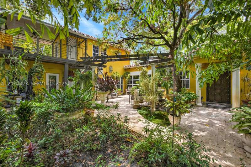 6 bedroom SingleFamilyResidence at 650 NE 76th St, Aqua Marine, Miami — photo 5