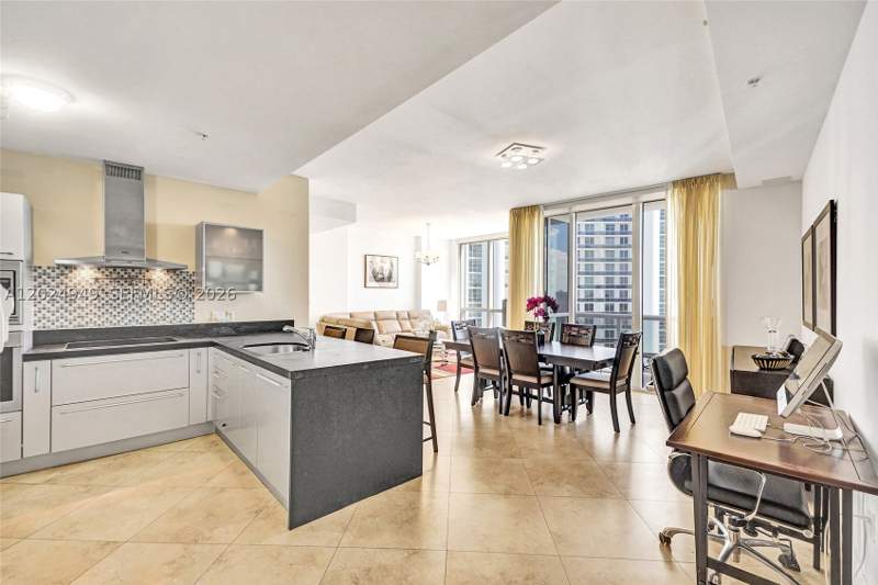 2 bedroom Condominium at 18201 Collins Ave 3707, Trump Royale Condo, Sunny Isles Beach — photo 4