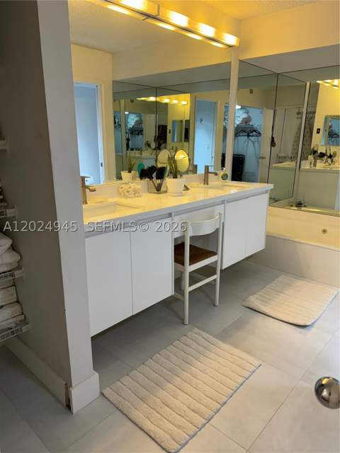 3600 Mystic Pointe Dr 208, Aventura FL - photo 7 of 9