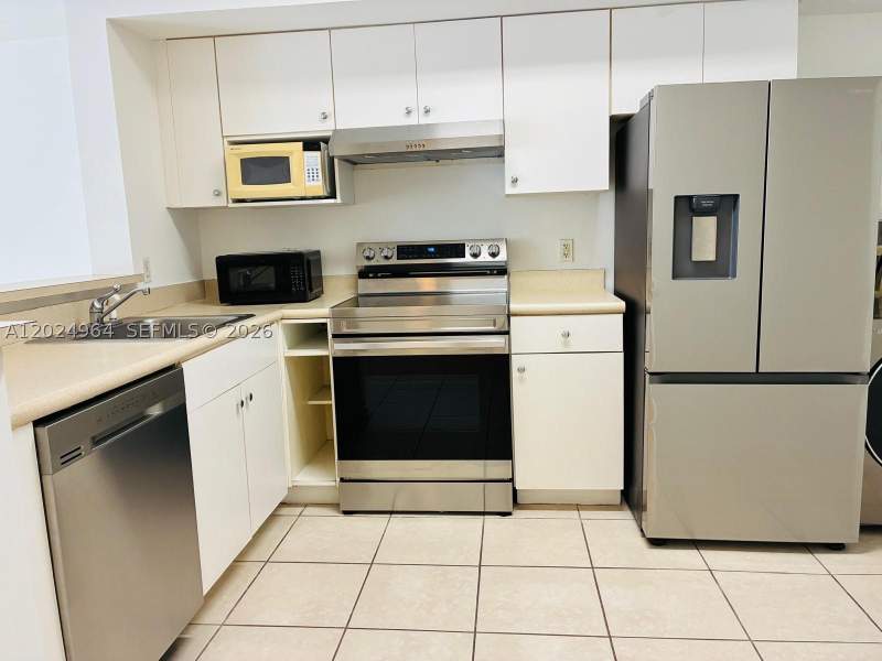 1 bedroom Condominium at 5085 NW 7th St 909, Blue Lagoon Condo, Miami — photo 4