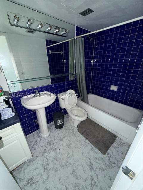 1470 NE 125th Ter 605, North Miami FL - photo 12 of 16