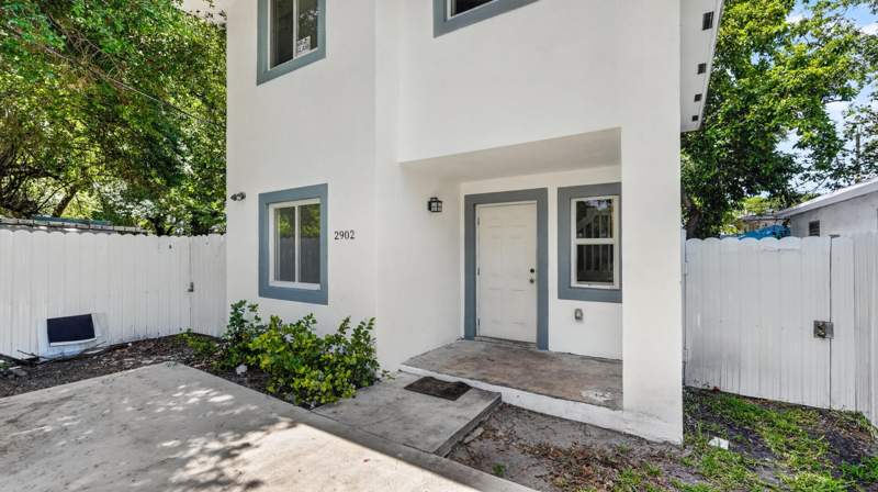 4 bedroom SingleFamilyResidence at 2902 NW 44th Street, Roosevelt Park, Miami — photo 5