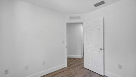 2902 NW 44th Street, Miami FL - photo 8 of 25