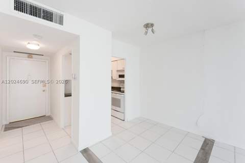 1408 Brickell Bay Dr 1116, Miami FL - photo 7 of 25