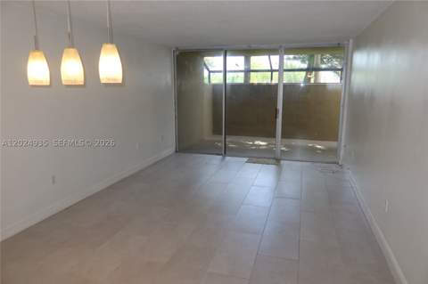 10835 SW 112th Ave 113, Miami FL - photo 9 of 33
