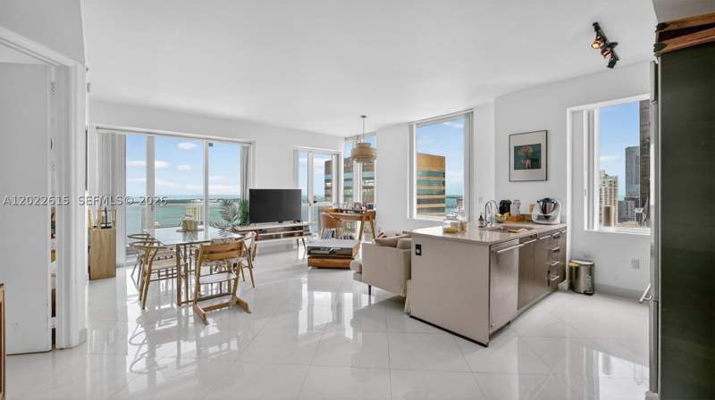 2 bedroom Condominium at 500 Brickell Ave 4102, 500 BRICKELL EAST CONDO, Miami — photo 2