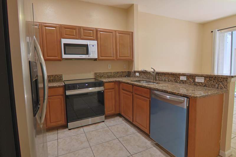 3 bedroom Townhouse at 21211 NW 14th Place 3-27, Majorca Isles II Condo, Miami Gardens — photo 2