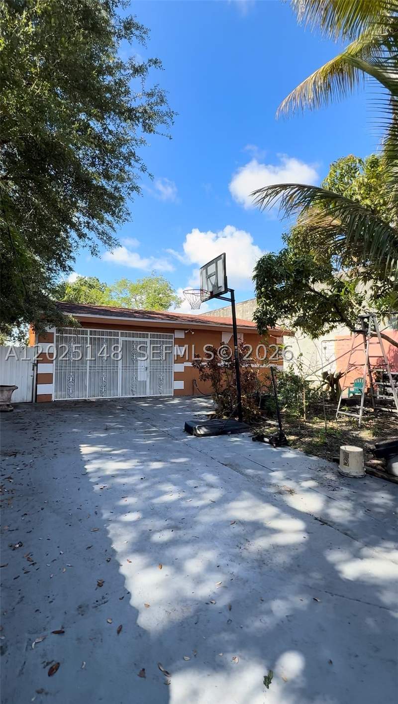 4 bedroom SingleFamilyResidence at 110 NW 52nd St, Railway Shops Addn 2nd Am, Miami — photo 2