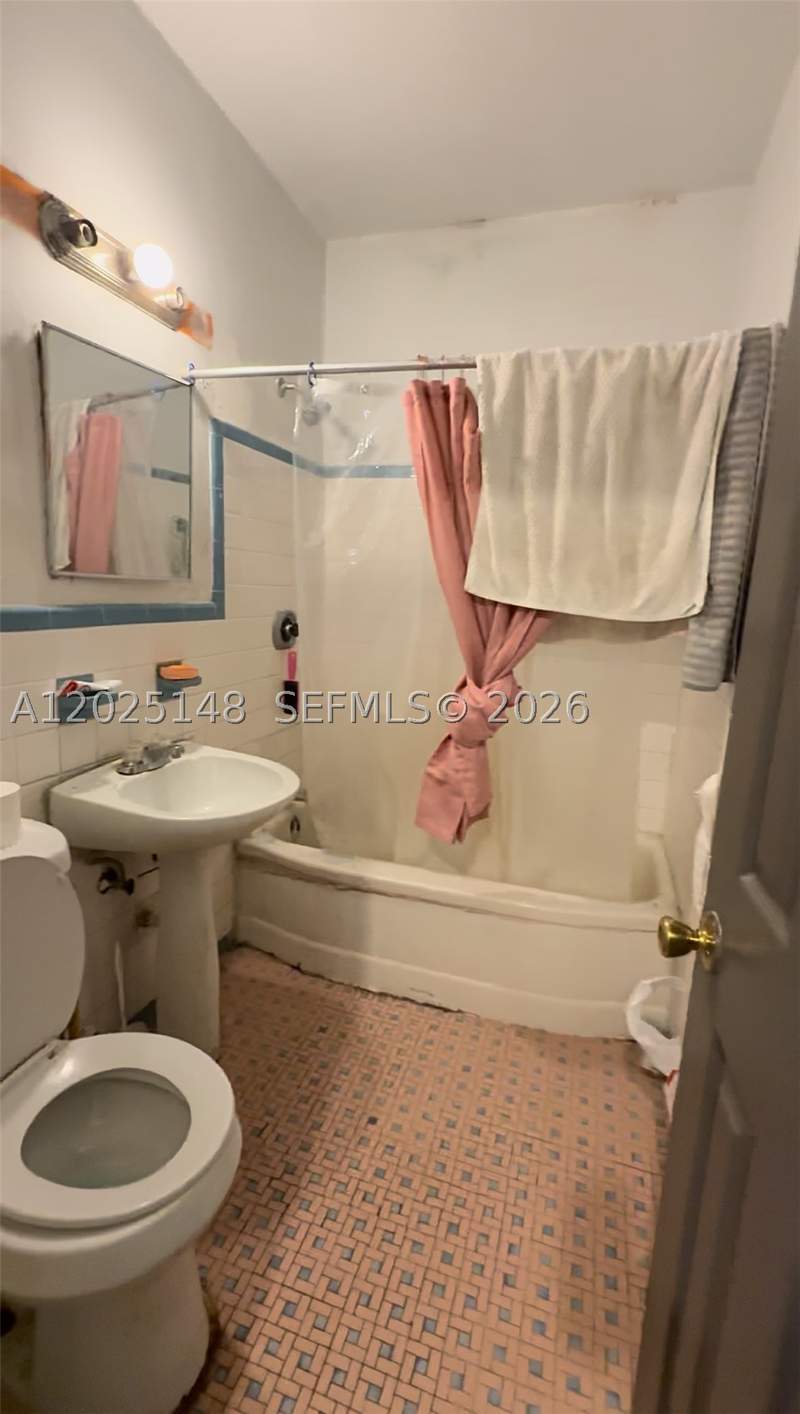 4 bedroom SingleFamilyResidence at 110 NW 52nd St, Railway Shops Addn 2nd Am, Miami — photo 5