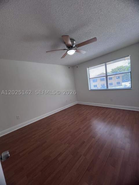 2570 W 67th Pl 21-2, Hialeah FL - photo 9 of 15