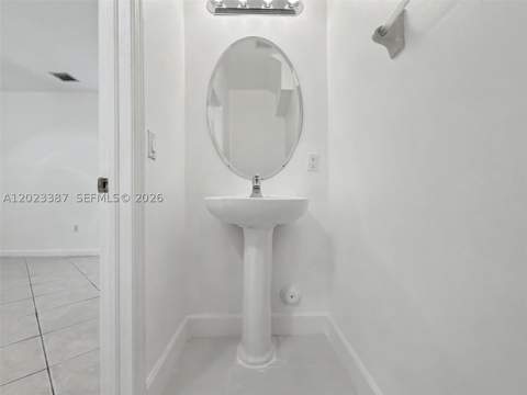 9267 SW 220th Ter, Cutler Bay FL - photo 10 of 39