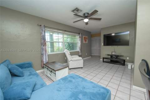 17355 SW 256th St, Homestead FL - photo 9 of 32