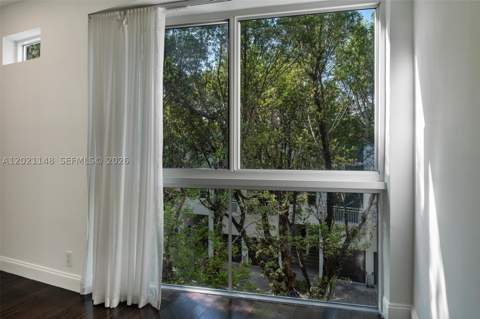 325 Meridian Ave 5, Miami Beach FL - photo 11 of 26