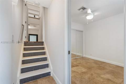 325 Meridian Ave 5, Miami Beach FL - photo 20 of 26