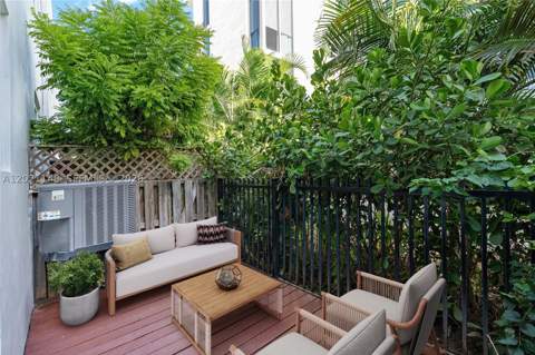 325 Meridian Ave 5, Miami Beach FL - photo 23 of 26