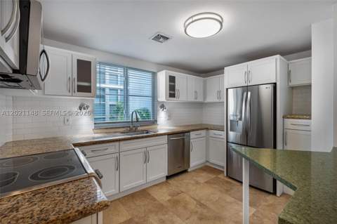 325 Meridian Ave 5, Miami Beach FL - photo 8 of 26