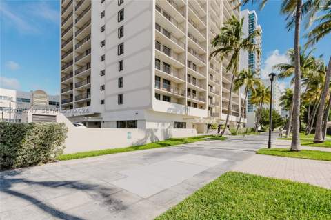 2625 Collins Ave 803, Miami Beach FL - photo 14 of 66