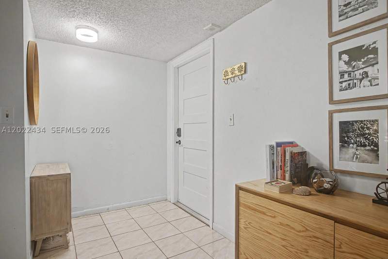 3 bedroom Condominium at 13045 SW 68th St 111, Lynbrook Court Condo Ph I, Miami — photo 2