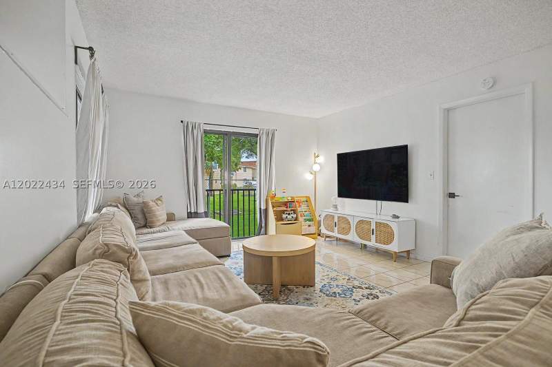3 bedroom Condominium at 13045 SW 68th St 111, Lynbrook Court Condo Ph I, Miami — photo 4