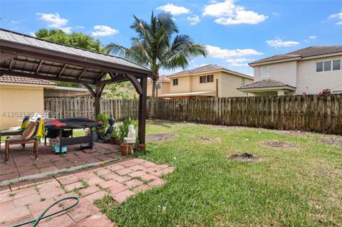 8956 SW 215th Ter, Cutler Bay FL - photo 15 of 23