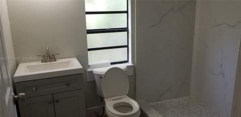 2465 NE 184th St, North Miami Beach FL - photo 11 of 19