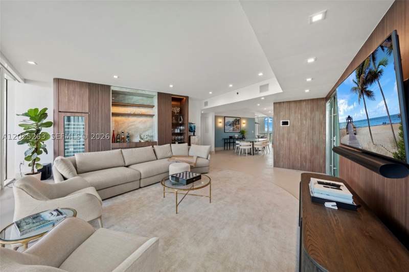 3 bedroom Condominium at 1000 S Pointe Dr 2803, Murano At Portofino Condo, Miami Beach — photo 2