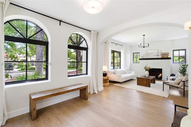 4 bedroom SingleFamilyResidence at 1220 Cordova St, Granada Place Amd Pl, Coral Gables — photo 2