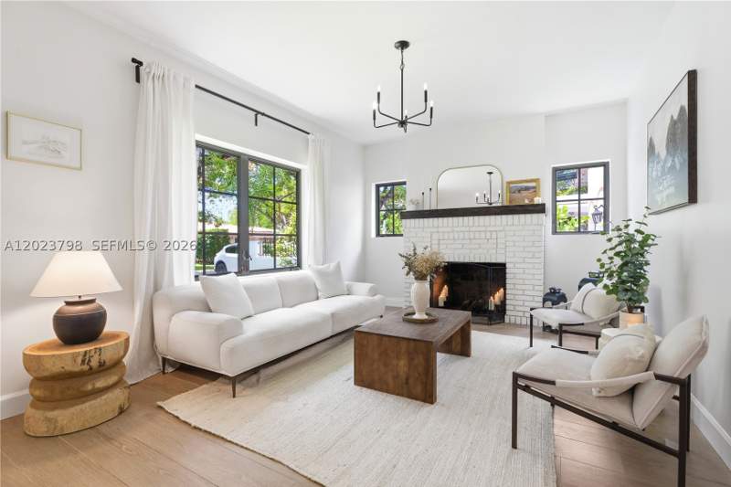 4 bedroom SingleFamilyResidence at 1220 Cordova St, Granada Place Amd Pl, Coral Gables — photo 3
