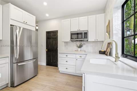 1220 Cordova St, Coral Gables FL - photo 7 of 22