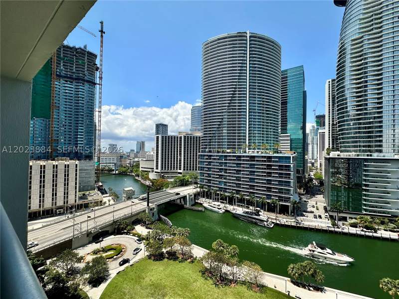 1 bedroom Condominium at 475 Brickell Avenue 1614, Icon Brickell, Miami — photo 3