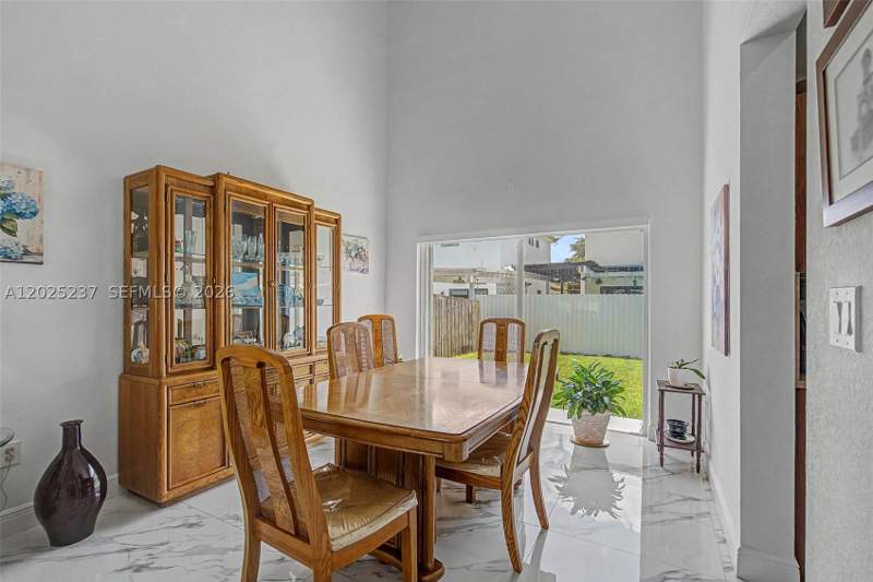 4 bedroom SingleFamilyResidence at 1551 SW 154th Ct, Santa Monica Estates, Miami — photo 4