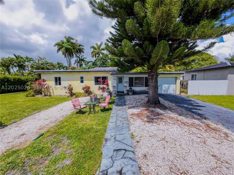 548 East Dr, Miami Springs FL - photo 12 of 75