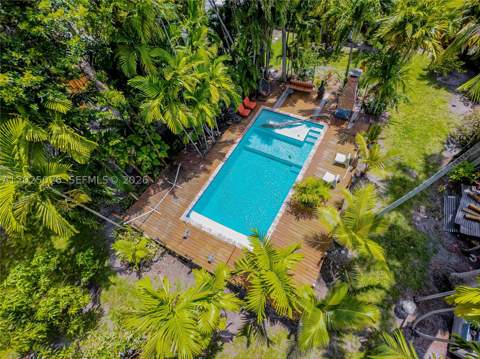 548 East Dr, Miami Springs FL - photo 16 of 75