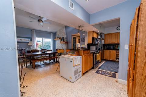 548 East Dr, Miami Springs FL - photo 23 of 75