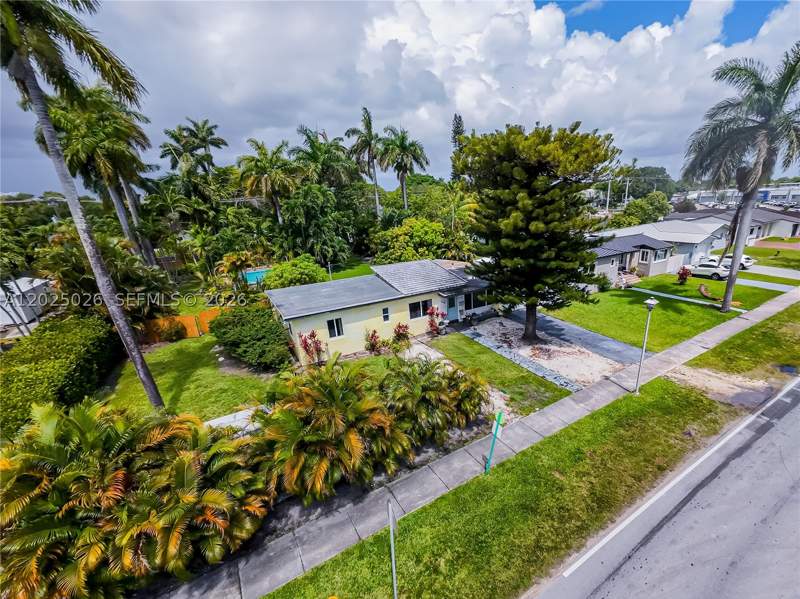 2 bedroom SingleFamilyResidence at 548 East Dr, Country Club Estates Sec, Miami Springs — photo 3