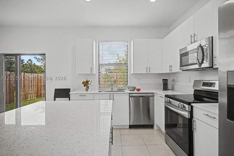 3 bedroom Townhouse at 13170 SW 232nd Ln, Caldwell Martin Townhomes, Miami — photo 3