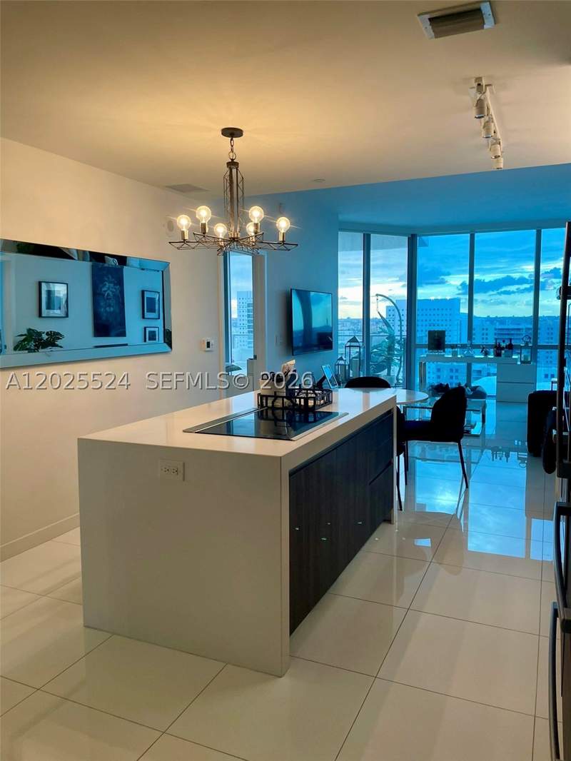 2 bedroom Condominium at 851 NE 1st Ave 1808, Paramount Miami World Cent, Miami — photo 3