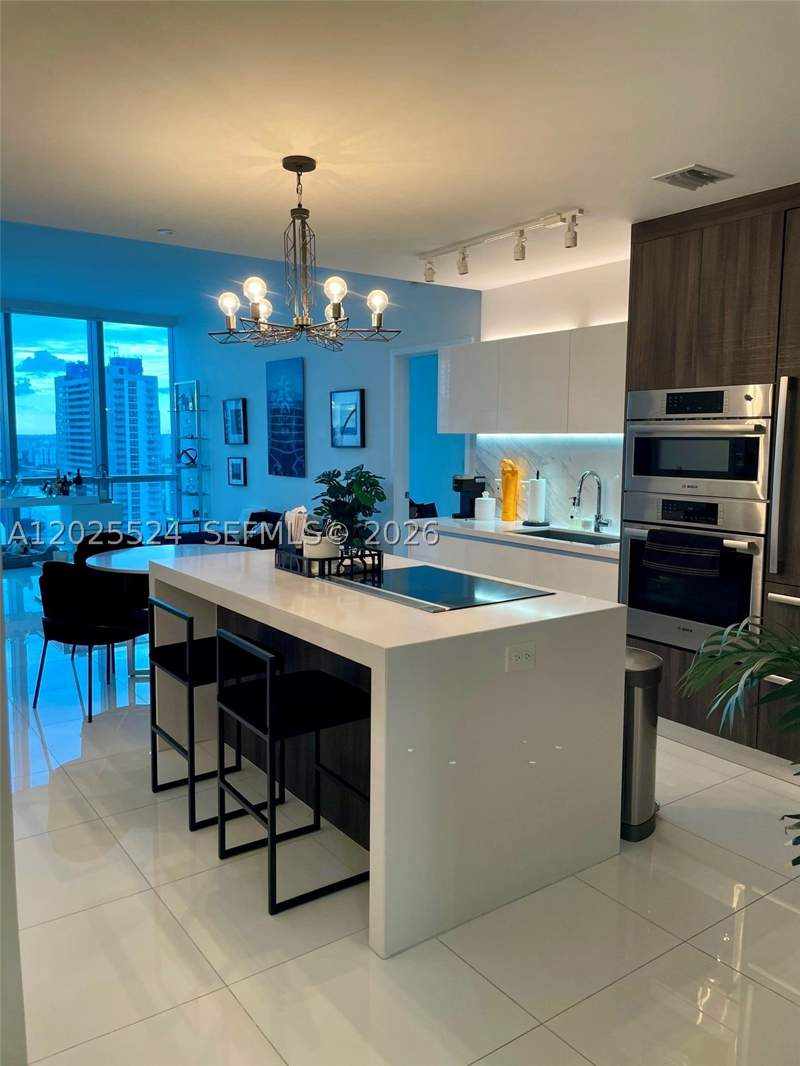 2 bedroom Condominium at 851 NE 1st Ave 1808, Paramount Miami World Cent, Miami — photo 4