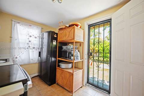 1053 NW 28th St, Miami FL - photo 11 of 25