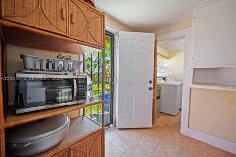 1053 NW 28th St, Miami FL - photo 13 of 25