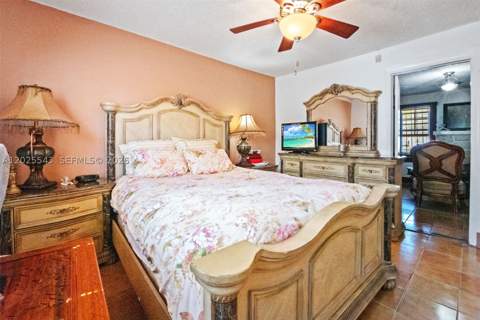 1053 NW 28th St, Miami FL - photo 16 of 25