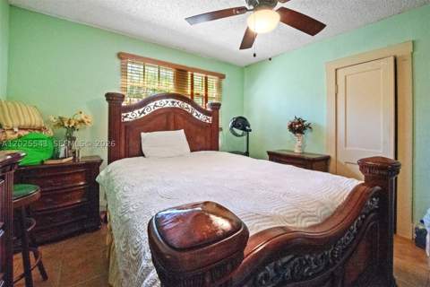 1053 NW 28th St, Miami FL - photo 17 of 25