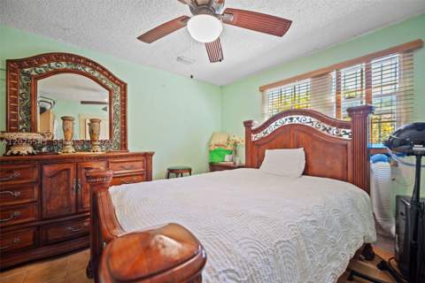1053 NW 28th St, Miami FL - photo 18 of 25