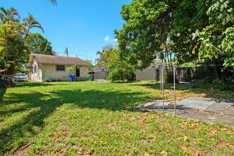 1053 NW 28th St, Miami FL - photo 23 of 25