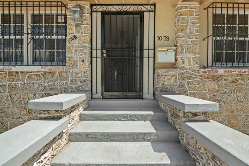 2 bedroom SingleFamilyResidence at 1053 NW 28th St, Santa Clara Sub, Miami — photo 4