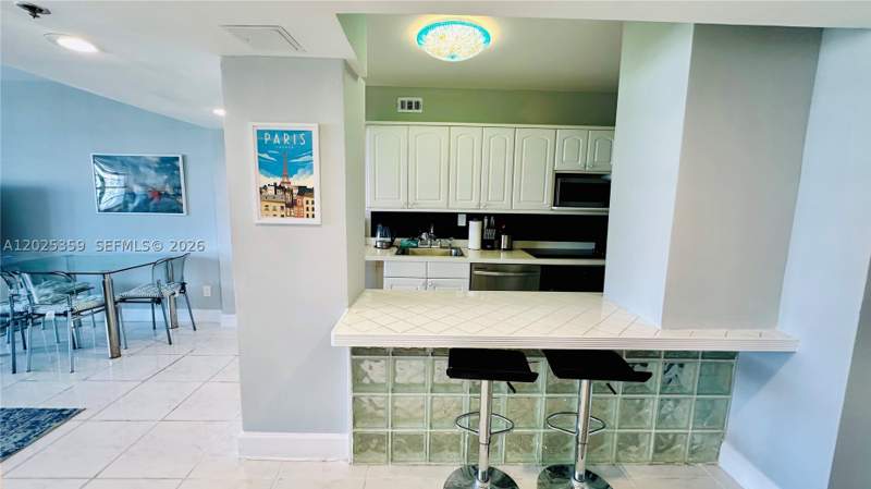 0 bedroom Condominium at 100 Lincoln Rd 720, The Decoplage Condo, Miami Beach — photo 2