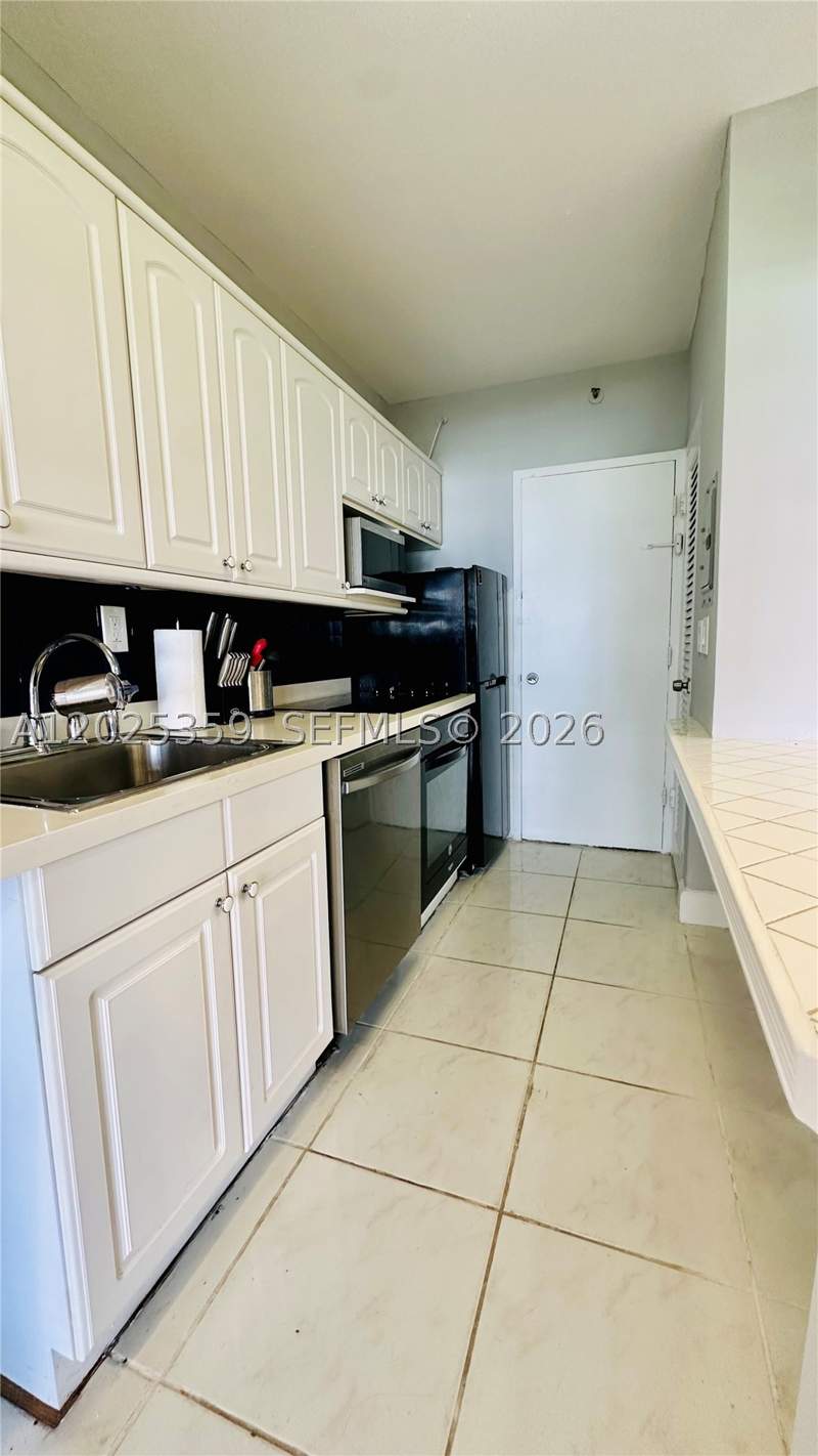 0 bedroom Condominium at 100 Lincoln Rd 720, The Decoplage Condo, Miami Beach — photo 4
