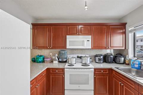 6041 W 24th Ave B-103, Hialeah FL - photo 11 of 28