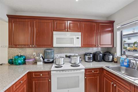 6041 W 24th Ave B-103, Hialeah FL - photo 12 of 28