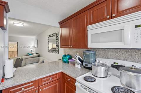 6041 W 24th Ave B-103, Hialeah FL - photo 13 of 28